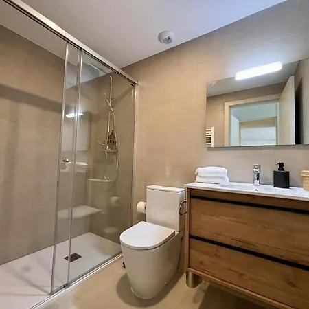 Bpirineos-besurta 아파트 *